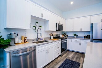 10114 Delighted Sky Wy in Las Vegas, NV - Building Photo - Building Photo