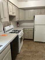 4789 Columbia Rd, Unit 206 in North Olmsted, OH - Building Photo