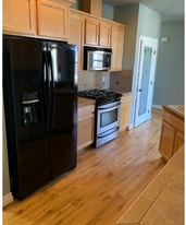 0000 NE Market Dr in Fairview, OR - Building Photo