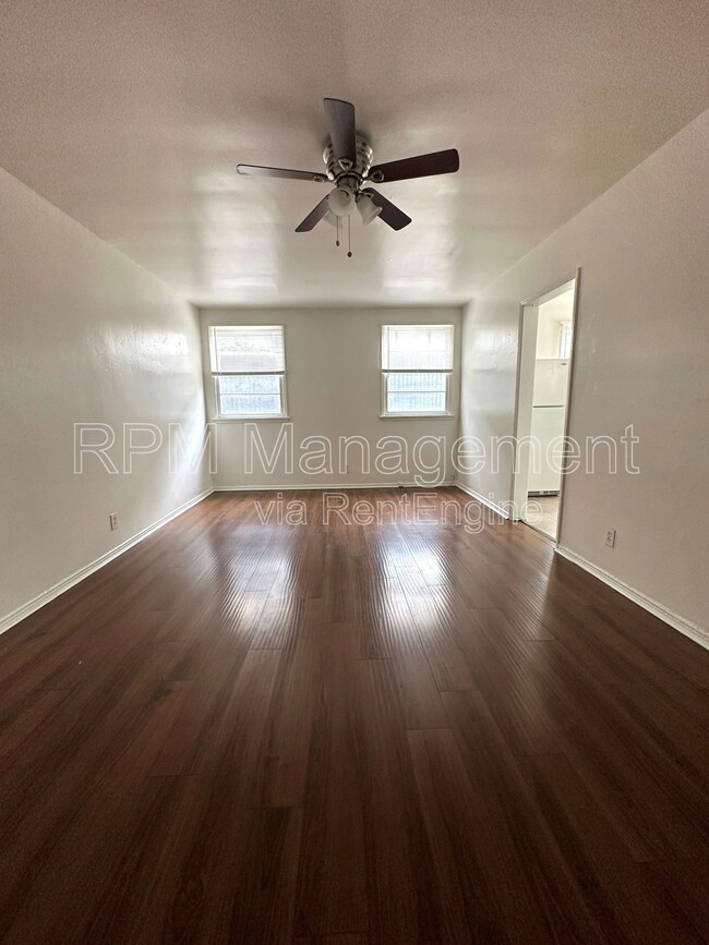 property at 1737 N Sycamore Ave