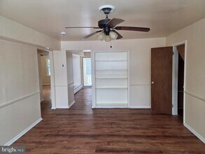 15 W Plumstead Ave in Lansdowne, PA - Building Photo - Building Photo