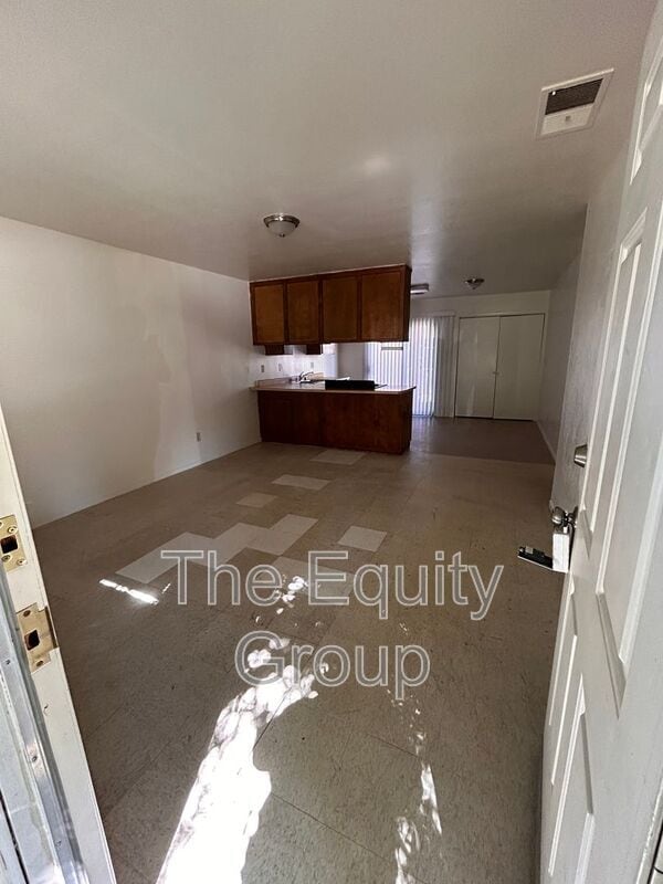 1228 Jones St in Hanford, CA - Building Photo - Building Photo