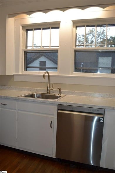 property at 40 Lanneau Dr