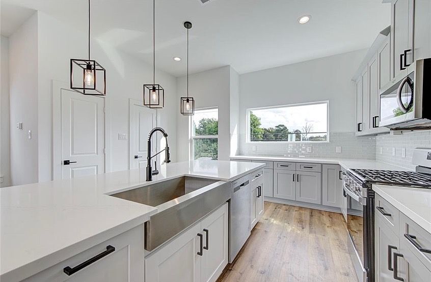 1102 Paul Quinn St in Houston, TX - Building Photo