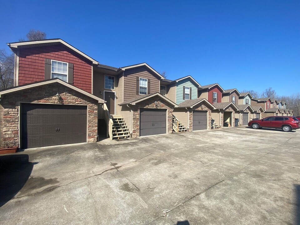 1732 Thistlewood Dr in Clarksville, TN - Building Photo