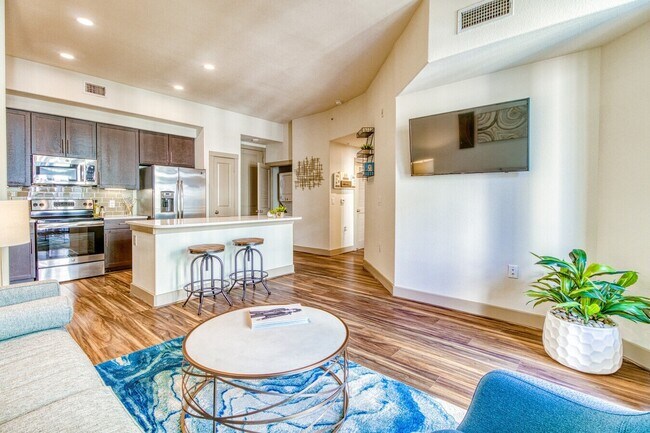 property at 668 W Dallas St