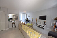 Rue Granville Apartments in Miami Beach, FL - Building Photo - Building Photo