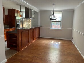 1037 N Pitt St in Alexandria, VA - Building Photo - Building Photo