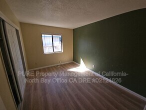 120 Oak Manor Dr in Ukiah, CA - Building Photo - Building Photo