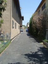 11301 Hatteras St in North Hollywood, CA - Foto de edificio - Building Photo