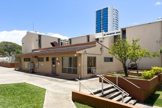 Kauluwela II Apartments in Honolulu, HI - Building Photo - Building Photo