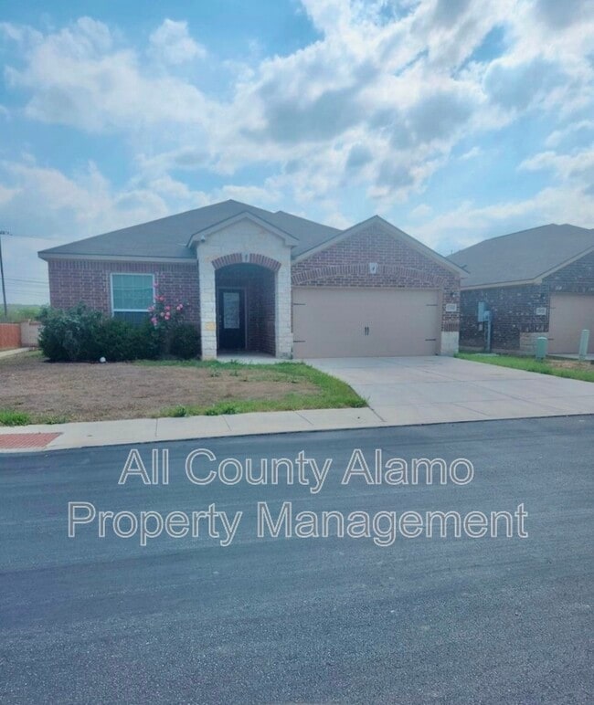 12818 Cedarcreek Trl in San Antonio, TX - Building Photo - Building Photo