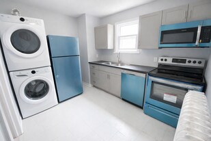 369 Glendale Av in St Catharines, ON - Building Photo