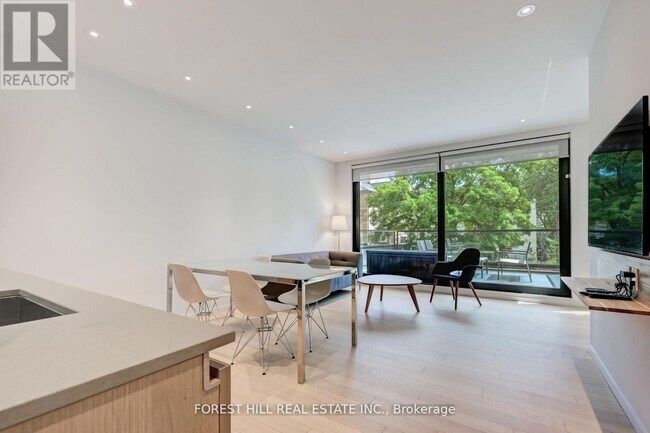 117 Robert St in Toronto, ON - Building Photo - Building Photo