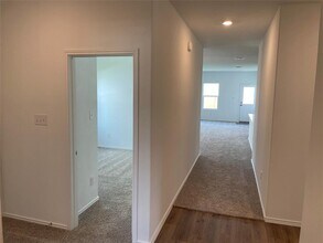 428 Halfmoon Dr in Lockhart, TX - Building Photo - Building Photo