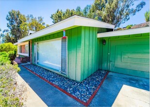 2596 Chalcedony St in San Diego, CA - Building Photo - Building Photo