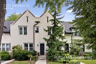 2123 Ontario St in Windsor, ON - Building Photo