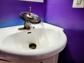 24483 Bashian Dr in Novi, MI - Building Photo - Building Photo