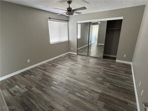 6873 Tamarus St in Las Vegas, NV - Foto de edificio - Building Photo