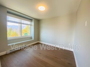 17181 Juniper Cove Rd in Lake Country, BC - Building Photo - Building Photo