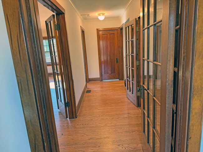 366 E Wisconsin Ave in Lake Forest, IL - Building Photo - Building Photo