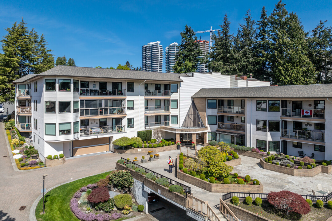 Seapark in White Rock, BC - Building Photo
