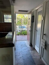 3301 N Country Club Dr in Miami, FL - Building Photo - Building Photo