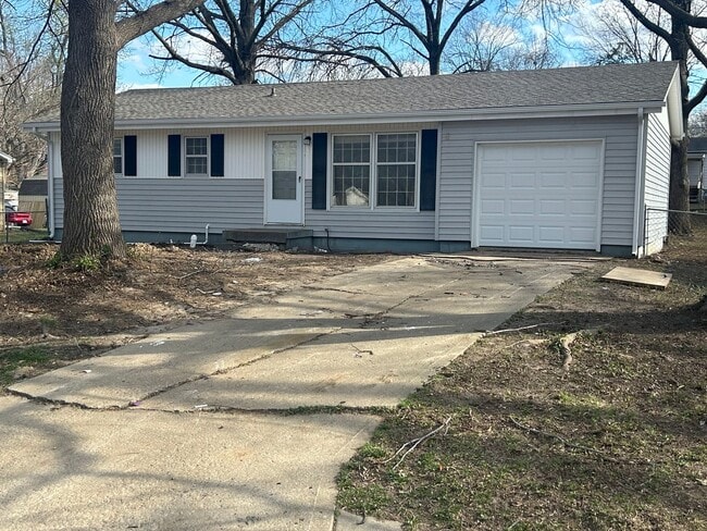 property at 309 Manor Ln