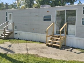 925 Ponce De Leon Blvd in Brooksville, FL - Foto de edificio - Building Photo