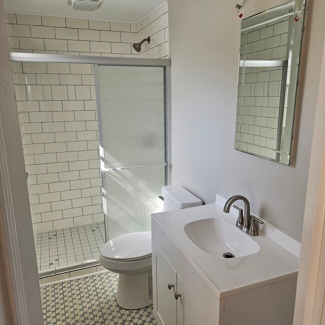 644 E 74 Terrace in Kansas City, MO - Building Photo - Building Photo