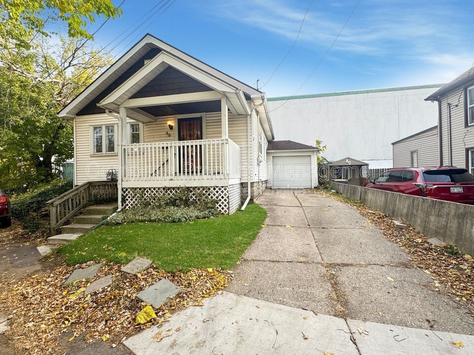 40 Page St NE in Grand Rapids, MI - Building Photo