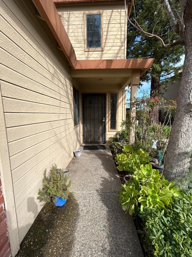 2250 Scarborough Dr in Lodi, CA - Building Photo - Building Photo