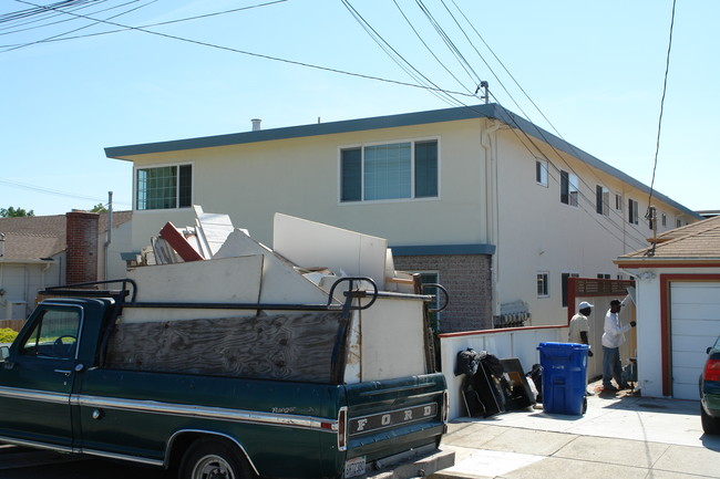 917 Liberty St in El Cerrito, CA - Building Photo - Building Photo