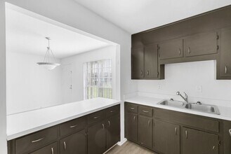 Merry Rowe in Birmingham, AL - Foto de edificio - Interior Photo