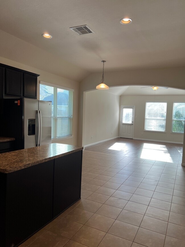 1238 S Maple Dr in Katy, TX - Building Photo - Building Photo