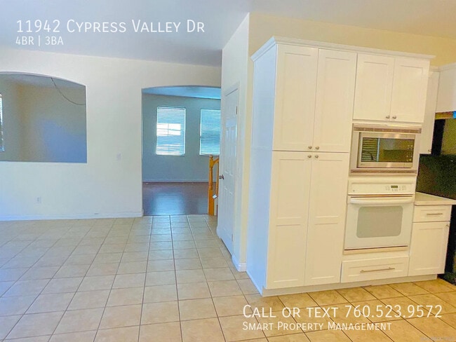 11942 Cypress Valley Dr in San Diego, CA - Building Photo - Building Photo