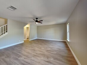 8011 Manderly Pl in Converse, TX - Building Photo - Building Photo