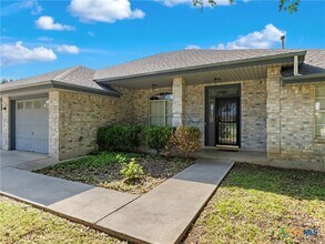 1625 Sunnybrook Dr in New Braunfels, TX - Building Photo - Building Photo