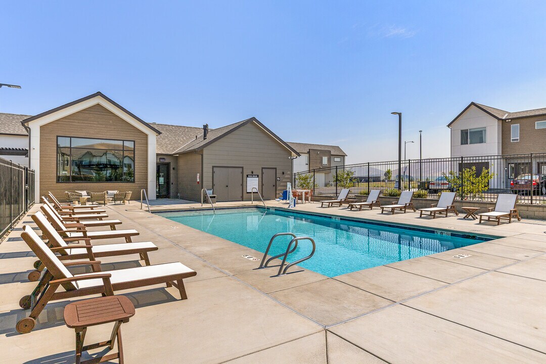 Westland Townhomes in Richland, WA - Foto de edificio