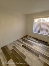 8142 Scottsdale Dr, Unit Room 1 in Sacramento, CA - Foto de edificio - Building Photo