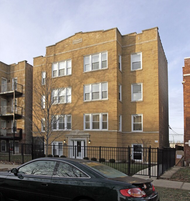 6118-6120 N Claremont Ave in Chicago, IL - Building Photo - Building Photo