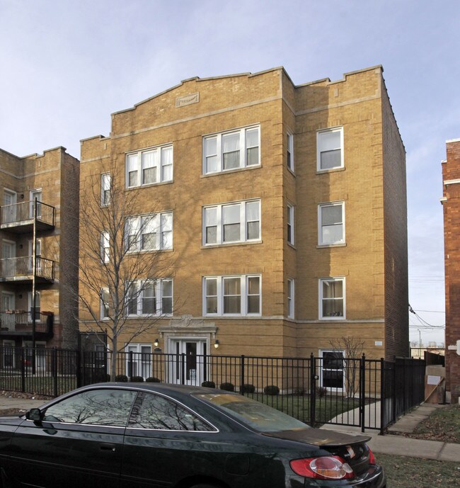 6118-6120 N Claremont Ave in Chicago, IL - Building Photo - Building Photo