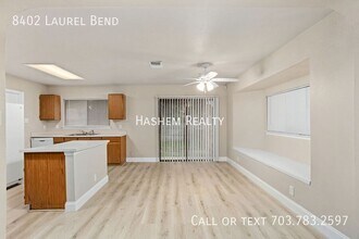 8402 Laurel Bend in San Antonio, TX - Building Photo - Building Photo