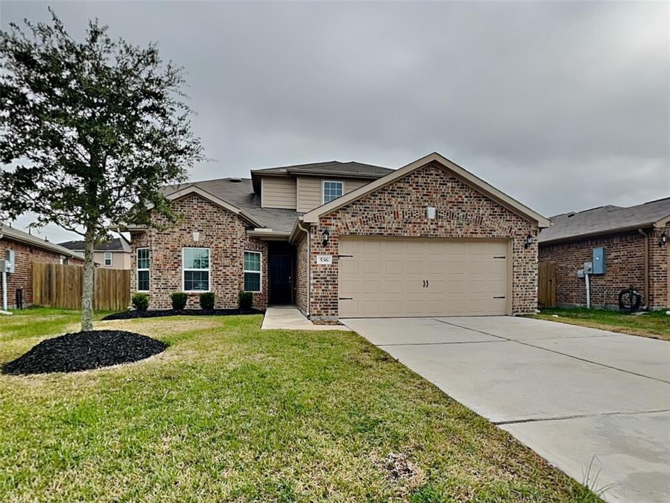 536 Red Dusk Paint Dr in La Marque, TX - Building Photo