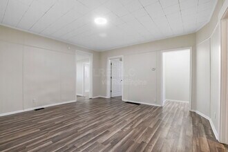 2104 W Burnett Ave in Louisville, KY - Building Photo - Building Photo