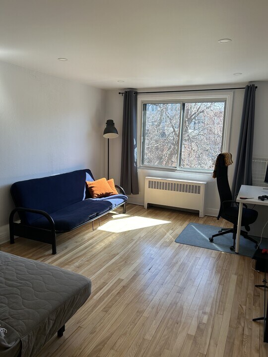 3760 Ave Saint-Kevin in Montréal, QC - Building Photo