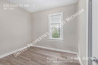 820 First St NW in Grand Rapids, MI - Building Photo - Building Photo