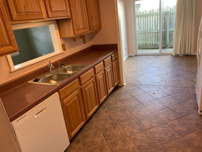 1642 High Plains Dr in Virginia Beach, VA - Building Photo - Building Photo