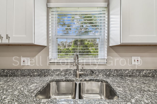 16901 Melba Ln in Lutz, FL - Building Photo - Building Photo