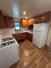 7370 E Dupont Ave in Glasgow, WV - Foto de edificio - Building Photo